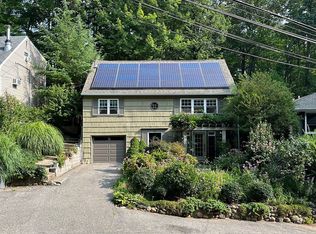 62 Oakdale Rd, Centerport, NY 11721