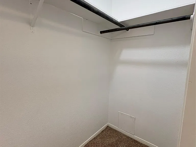 1206 Park Knoll Ln — Photo 16