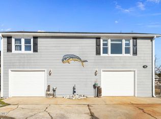 112 Croaker St, Davis, NC 28524