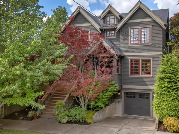 2877 SE Brooklyn St, Portland, OR 97202