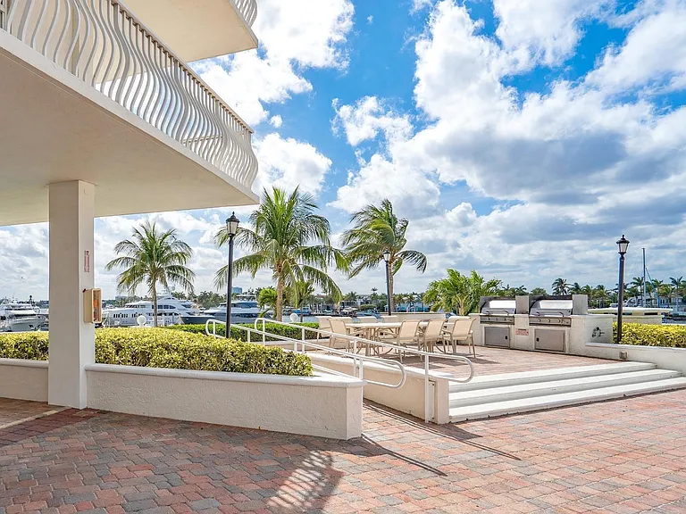 1 Las Olas Cir #313 — Photo 39