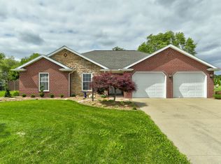 1444 Field Crest Ln, Jasper, IN 47546