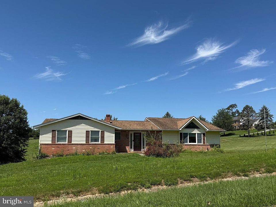 1st image of 9240 Oak Tree Cir