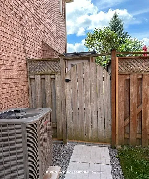81 Sweet Water Cres — Photo 4