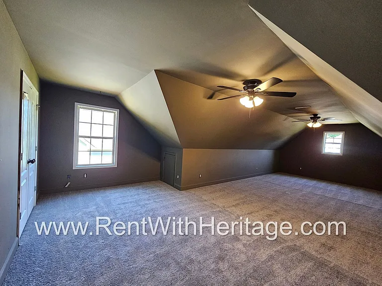 182 Saddleridge Dr — Photo 49