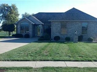 22 Stonebridge Dr, Winchester, IN 47394