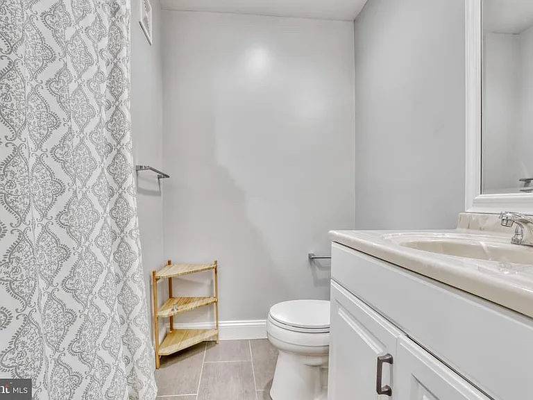 3810 Foster Ave — Photo 26