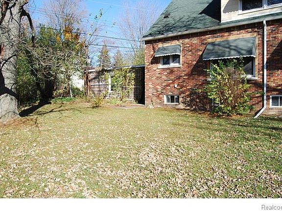 3rd image of 5835 Putnam Dr