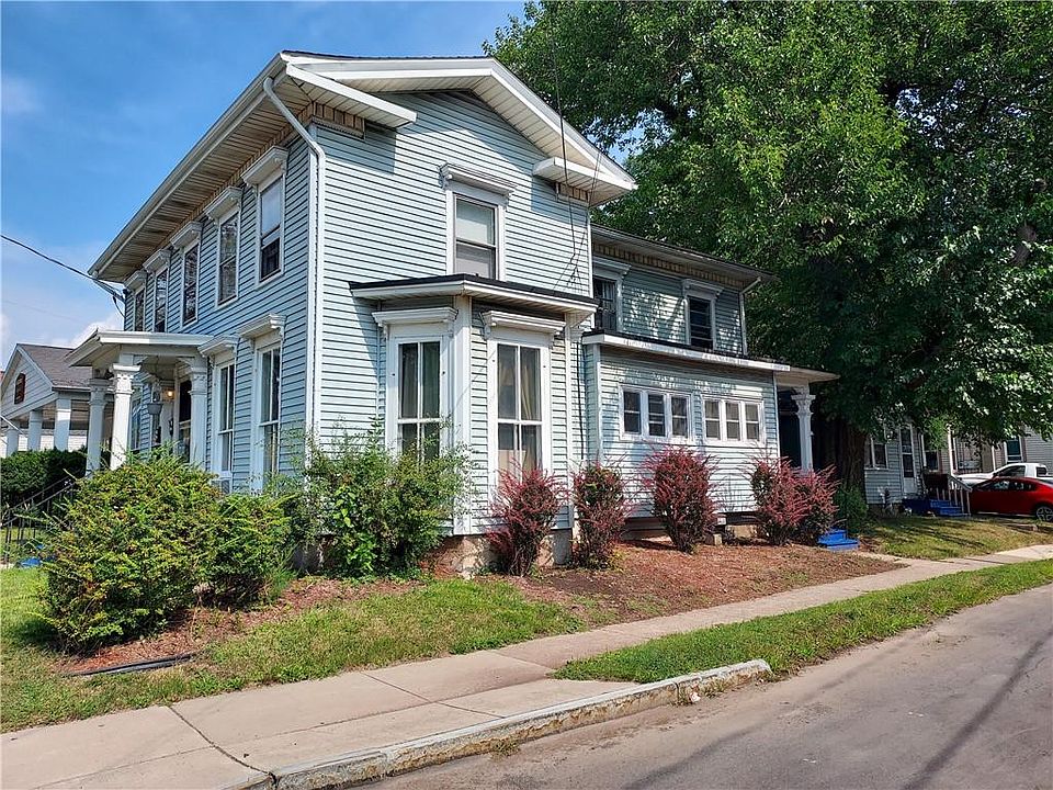 1st image of 129 Main St