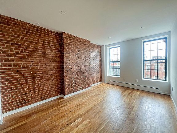 3rd image of 909 Dekalb Ave #3B