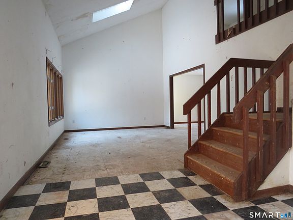 4th image of 45 Toll Gate Road