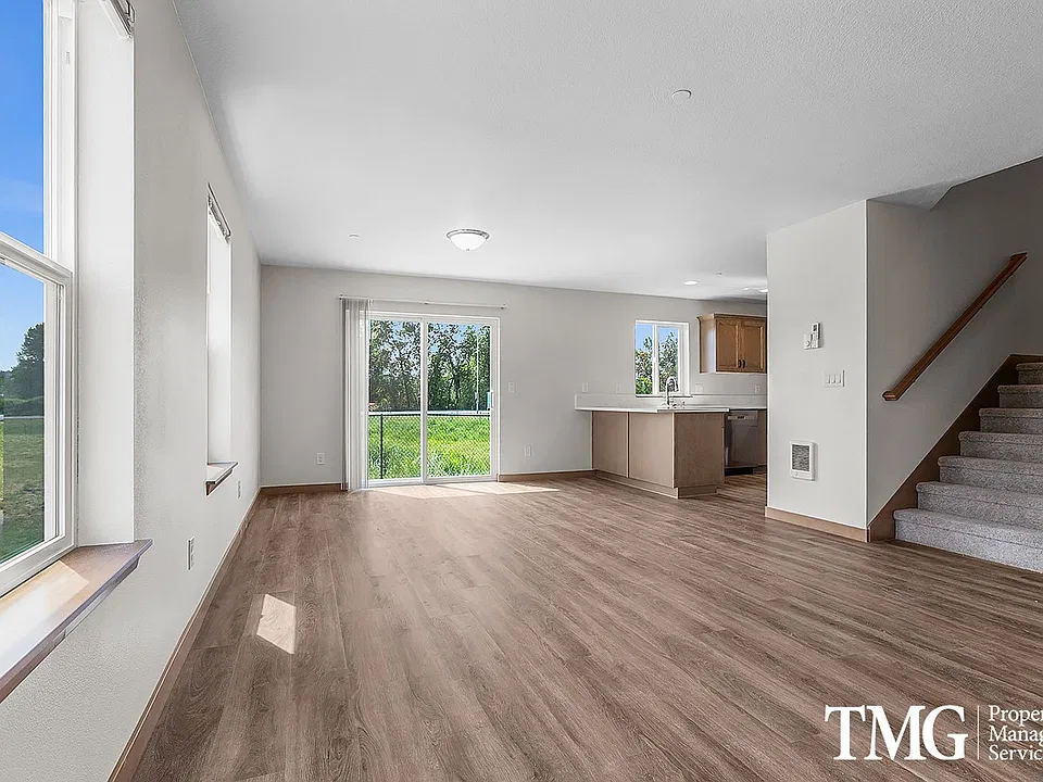 3316 Lewis Ln