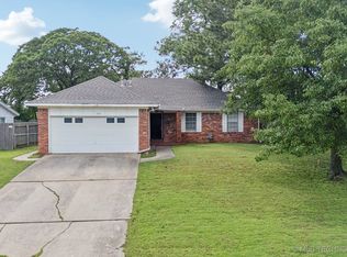 1110 S Division St, Sapulpa, OK 74066