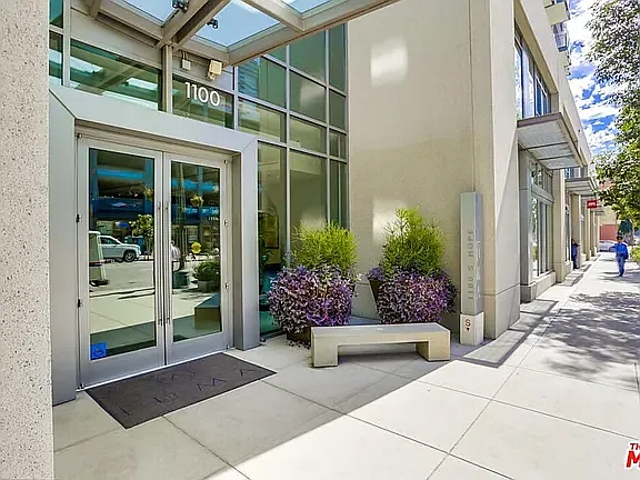 1100 S Hope St #1104 — Photo 21