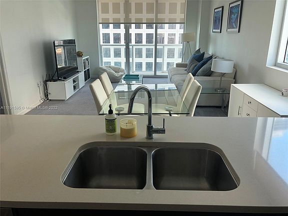 5th image of 500 Brickell Ave APT 2710