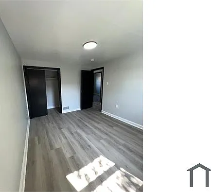 2621 Price St — Photo 1