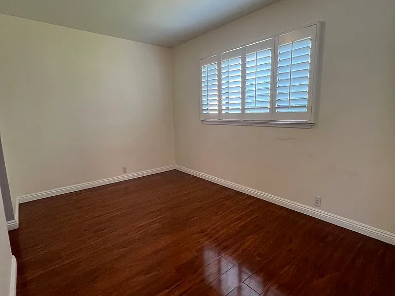 9726 Olive St — Photo 3