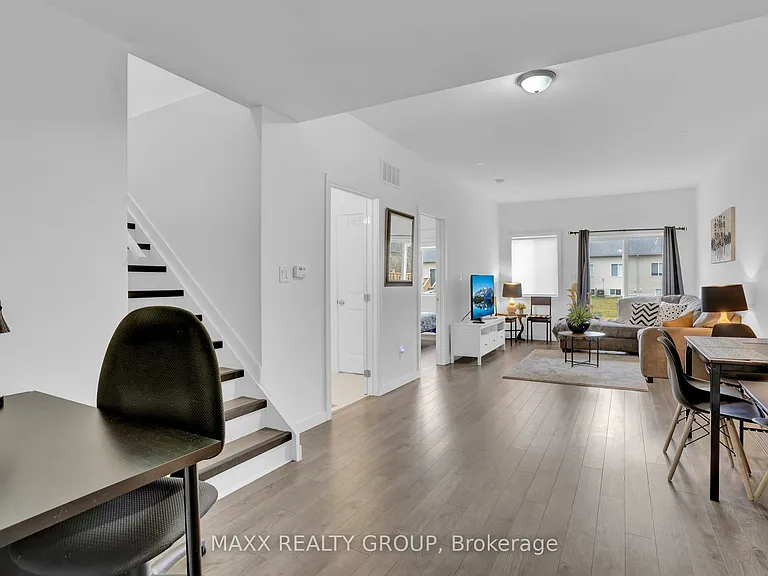 352 Alberta St — Photo 9