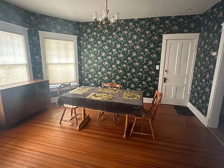 45 Cedar St — Photo 2