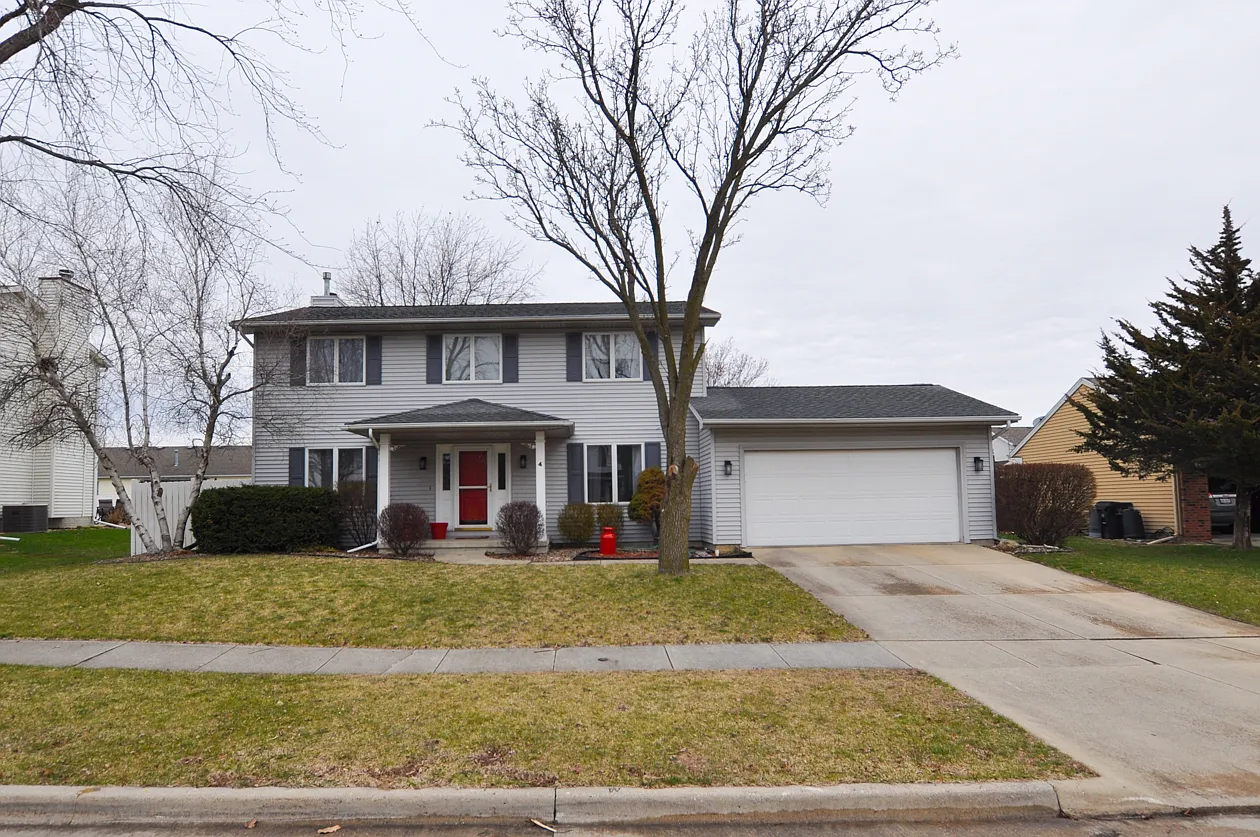 4 Knottingham Ct photo 1
