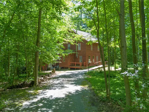 4107 Braewood Ln, Geneva, NY 14456