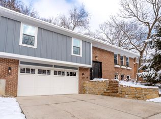 9542 E Kemper Rd, Loveland, OH 45140