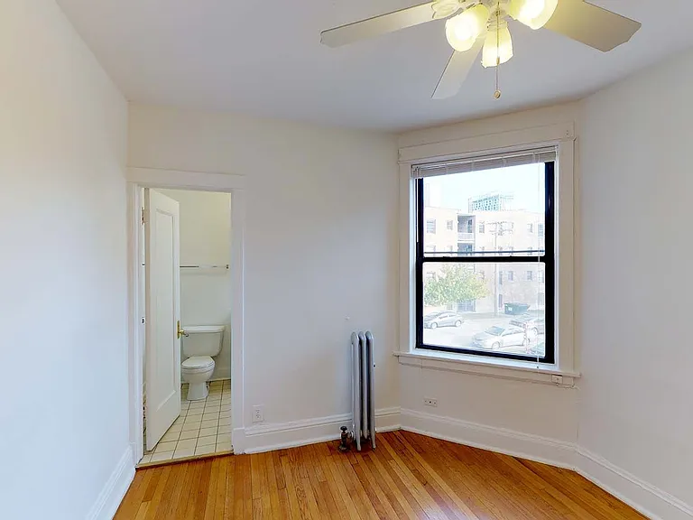 5457-5459 S. Blackstone Avenue — Photo 16