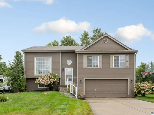 1808 Southview Dr, Papillion, NE 68046