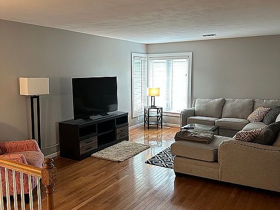 3rd image of 3000 Norman Dr
