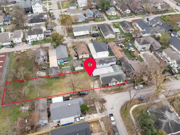 1302 Ryon St, Houston, TX 77009