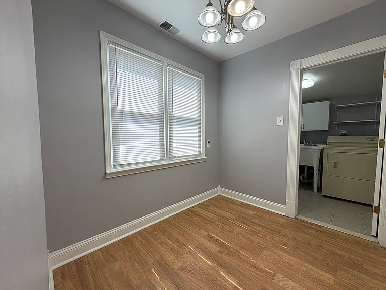22438 Clairwood St — Photo 6