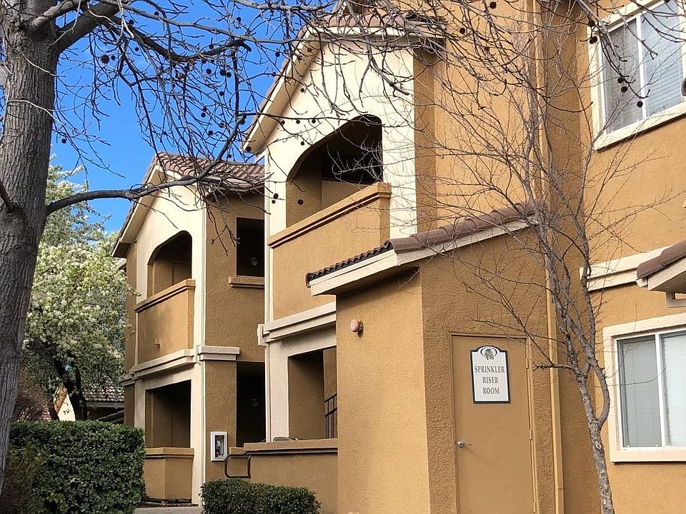 1st image of 501 Gibson Dr APT 2021