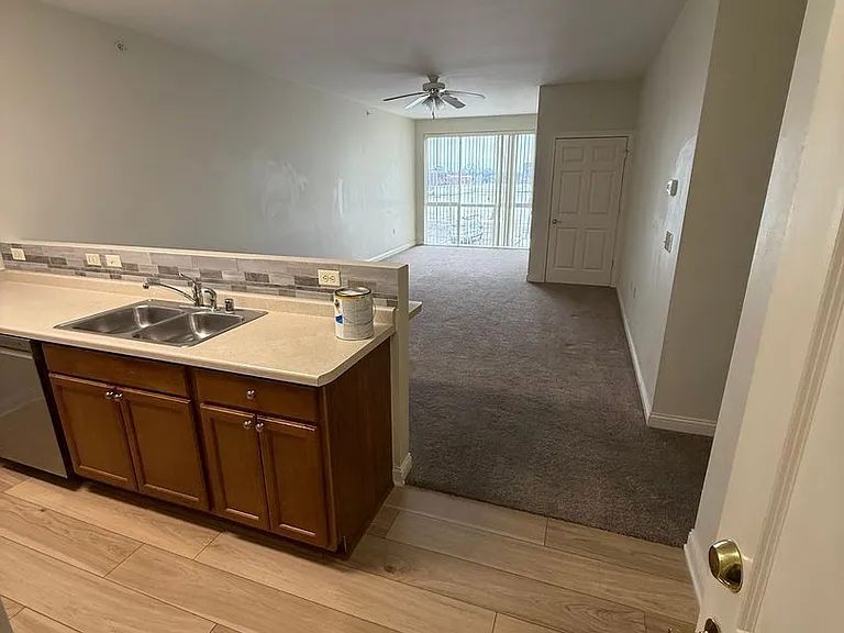 Uptown Brass Apartments — Photo 4