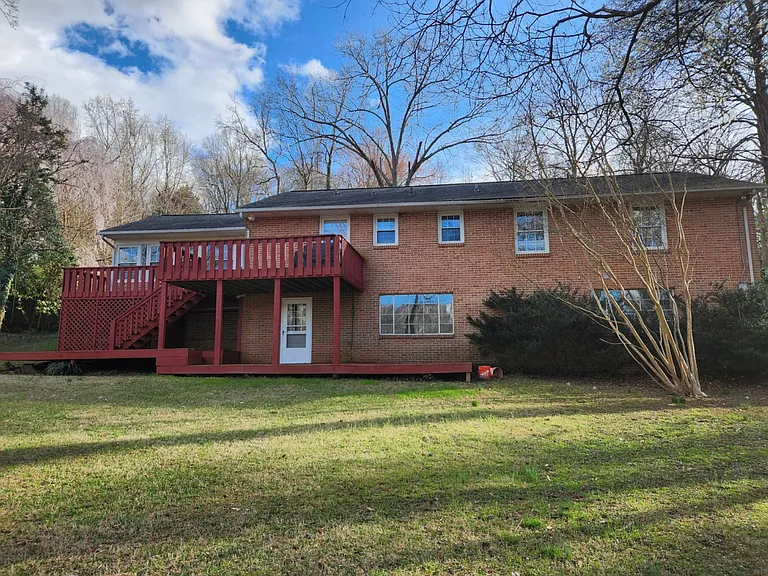 33 Edith Ave — Photo 3