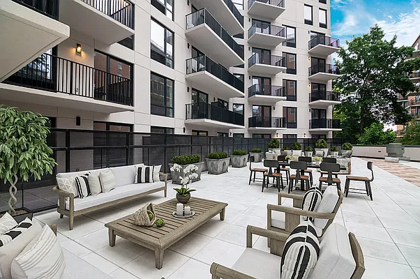 Rented by REAL New York | media 22