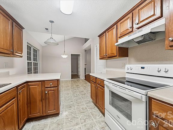 5th image of 1186 Allison Bluff Trl
