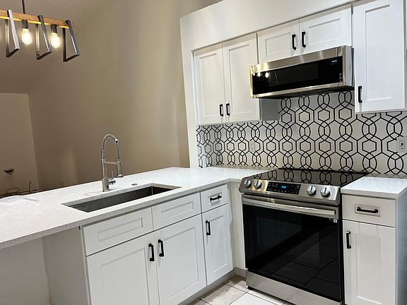 Smart Faucet w/ motion Smart stove w/ WiFii.