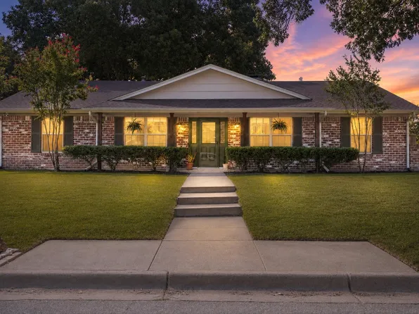 1112 Woodmount Ct, Denton, TX 76209
