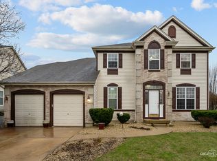 800 Hedgerow Ct, Oswego, IL 60543