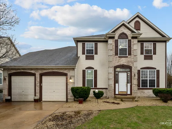 800 Hedgerow Ct, Oswego, IL 60543