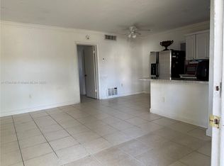 890 NW 45th Ave APT 5, Miami, FL 33126
