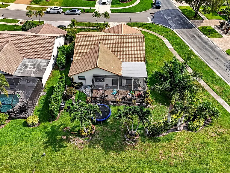 10065 Camelback Ln — Photo 48
