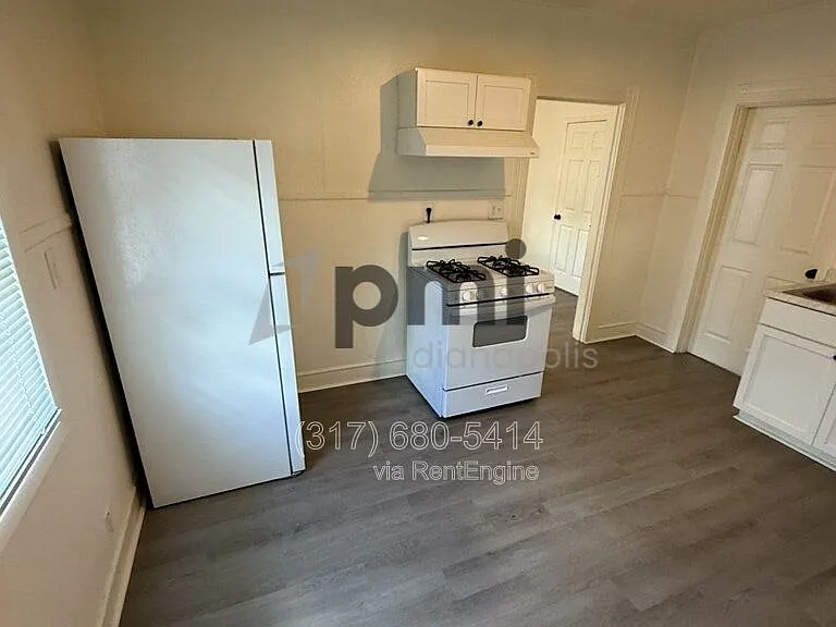 1308 W 4th St — Photo 7