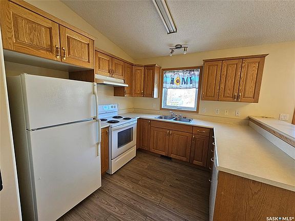 3rd image of 297 5th AVENUE E