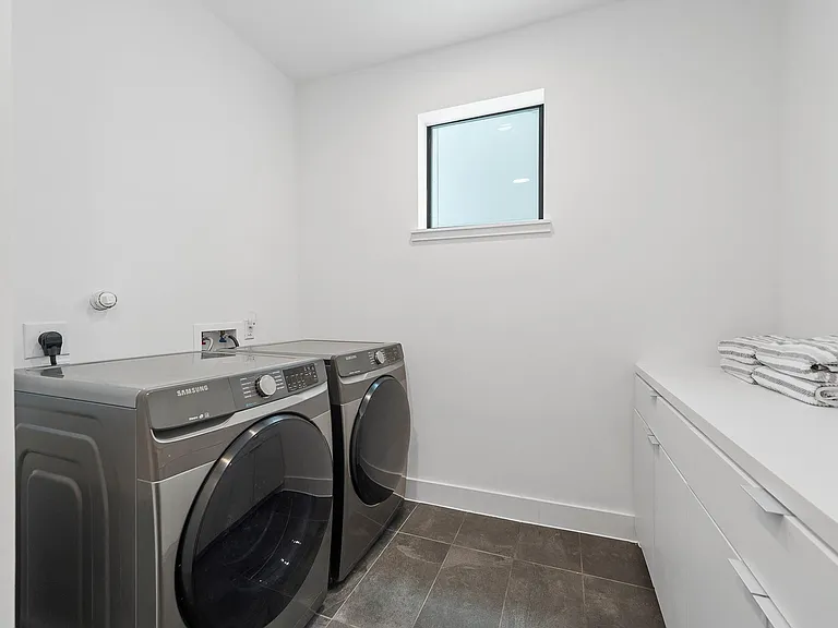 2239 N Macgregor Way — Photo 13