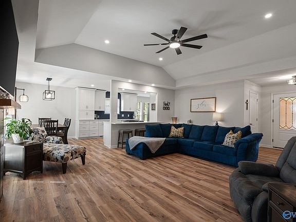 3rd image of 108 Stavemill Cir