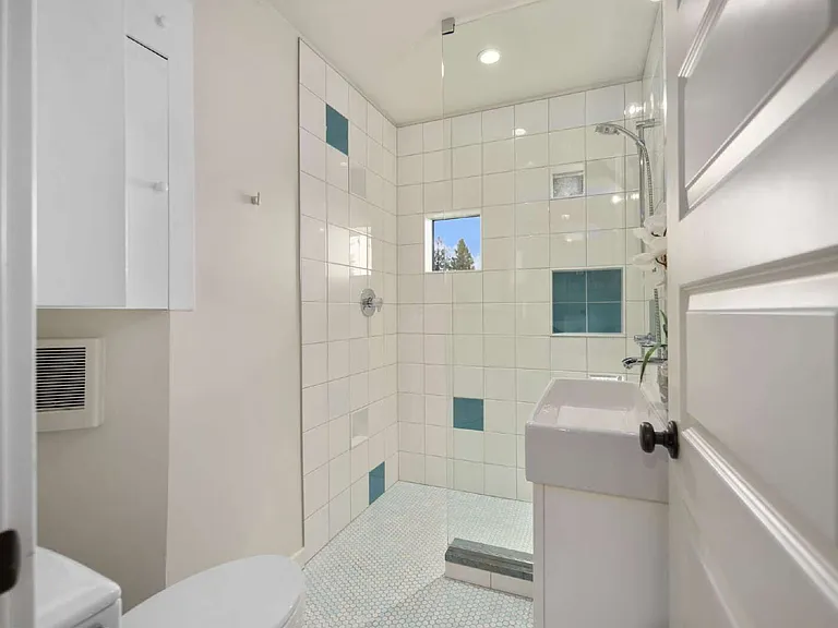 1618 37th Ave — Photo 35