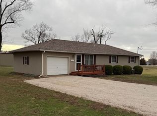 513 N Krekel St, Versailles, MO 65084