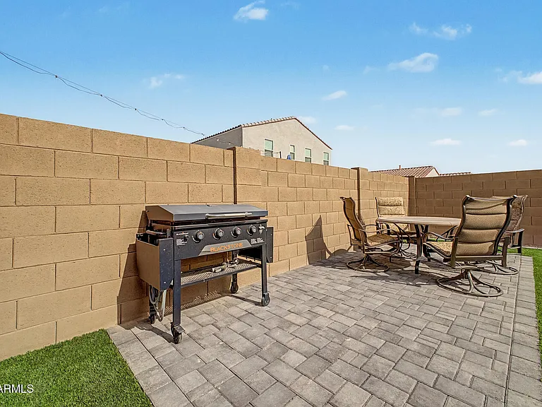12515 W Morten Ave — Photo 15