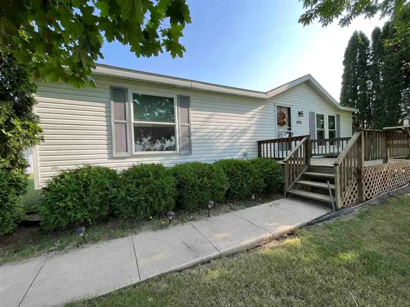 405 Harlan St, Olin, IA 52320